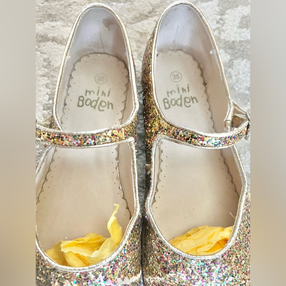Mini Boden Gold Glitter Mary Jane Shoes Size 35 (US 3)